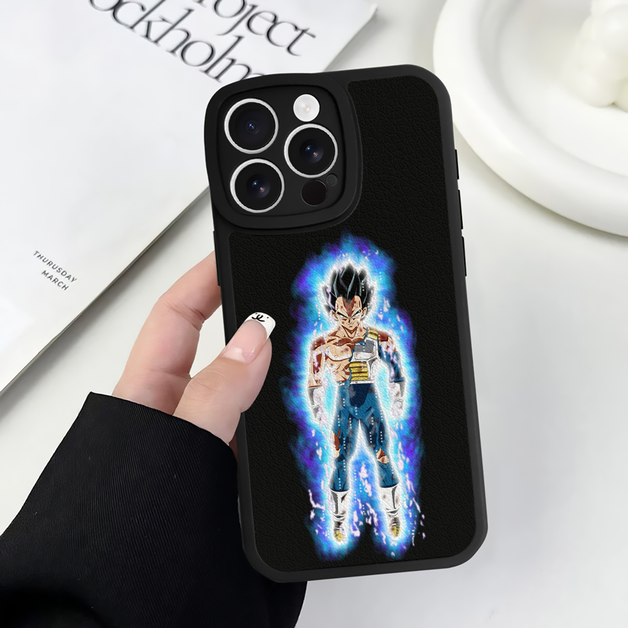 （画像用） ドラゴンボール ベジータ四世（Bejīta Yonsei）DRAGON BALL Vegeta IV 【iPhone 16シリーズ対応】シリコンスマホケース（レザー調） 材質：シリコン